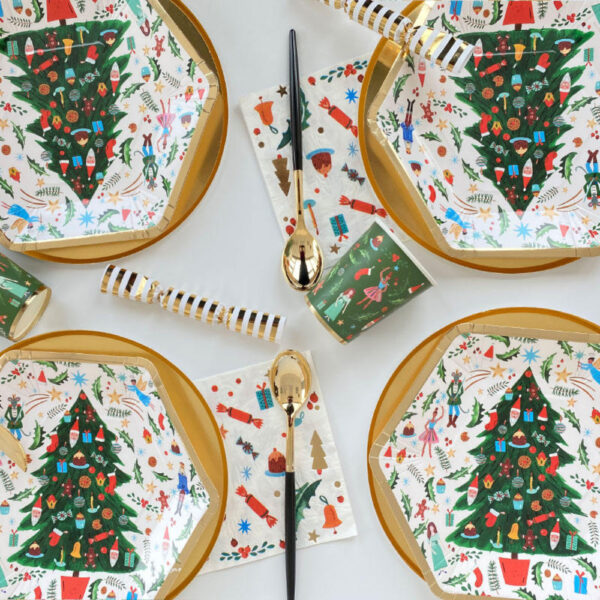 Christmas Paper Tableware Set of 8 - Image 4